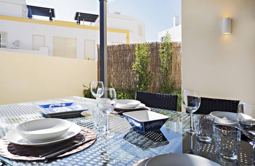 Conceicao e Cabanas de Tavira Apartment | Contemporary Retreat with Pool and Spa, Rated 10/10