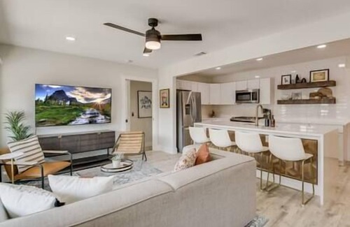 Terrell Heights House | Modern Cottage for 8: Family-Friendly with Covered Patio