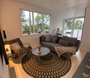 Arsta Havsbad Villa | Chic Modern Cottage in Årsta Havsbad, Stockholm