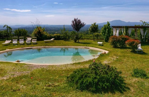 Graffignano Cottage | Modern Cottage in Graffignano Italy with Swimming Pool