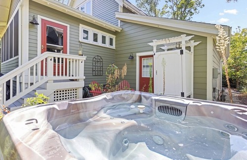 New Buffalo Cottage | Modern Cottage "M" with Hot Tub & Community Pool Retreat