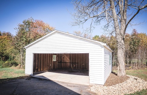 Morganton House | Ideal Modern Cottage: Family-Friendly & Close to Hospitals