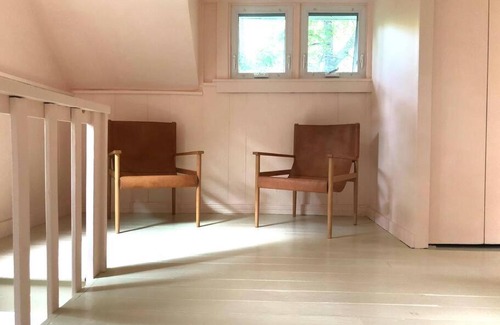 Shandaken House | Pet-Friendly Modern Cottage One in the Catskills - 10/10 Rating