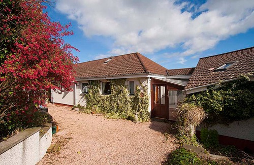 St. Andrews Cottage | Modern Cottage with Spectacular Views Near St Andrews