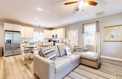 Johns Island House | Inviting Coastal Cottage with Pool & Ocean Views Near Beaches