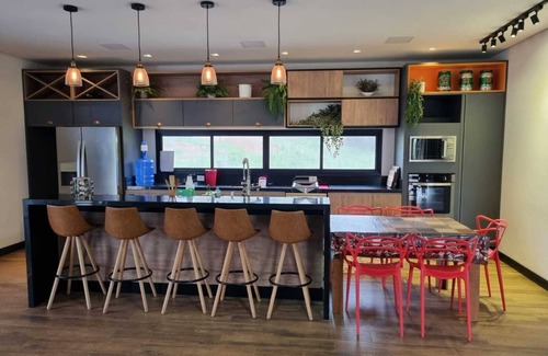 Mogi das Cruzes House | Modern Country House with Pool and Ocean View Amenities