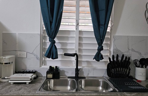 Sanchez Villa | Modern Countryside Villa/4-Bdrm/3 Bath/AC/WiFi/Cable/up to 15 ppl