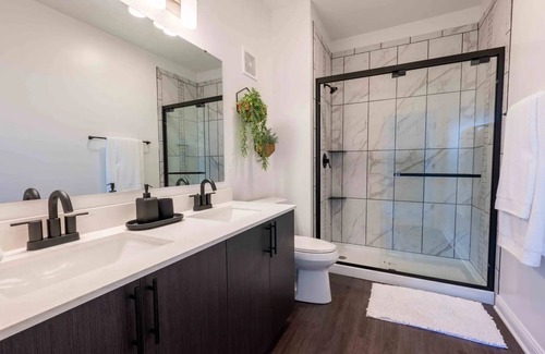 Whitestown Apartment | Modern Cozy 2-bdrm 2-bath Escape