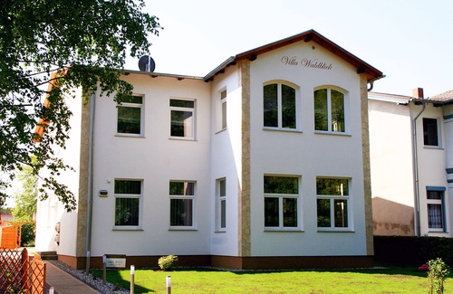 Zempin Apartment | Cozy 2-Room Apartment Steps from the Beach with Pool