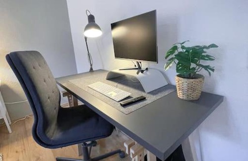 Ostviertel Apartment | Cozy Modern Apartment with Netflix and Pet-Friendly Access