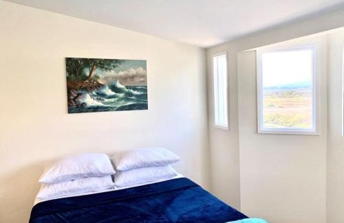 Carpinteria Apartment | Cozy Oceanfront Retreat - Steps to the Beach & Queen Beds