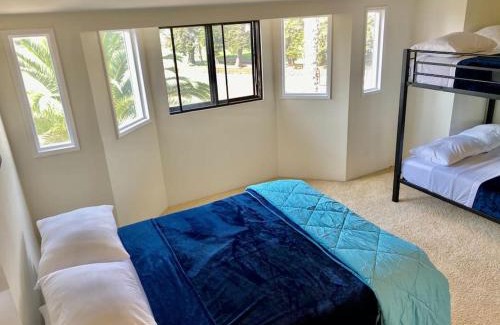 Carpinteria Apartment | Cozy Oceanfront Retreat - Steps to the Beach & Queen Beds