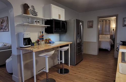 Roselawn Finance House | Cozy Retreat with PS5, Sunroom & Pet-Friendly Amenities