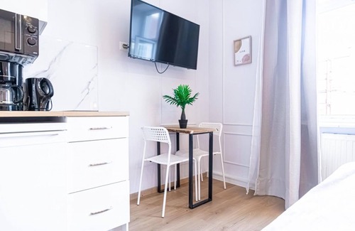 Meidling Apartment | Modern & Cozy Studio Apt. in Vibrant Meidling
