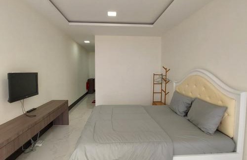 Sen Sok Apartment | Contemporary 1BR with Pool, Gym & Ocean View - SYM B1209