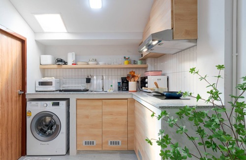 Hai Ya House | Inviting 2BR Townhome Near Walking Street Market