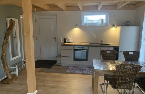Arendsee House | Charming Lakeview Retreat: Guest Rated 9.8 with Breakfast