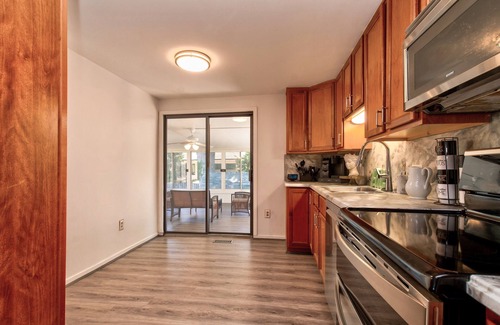 Buckingham House | Stylish Home Minutes From DC with Breakfast & Family Amenities