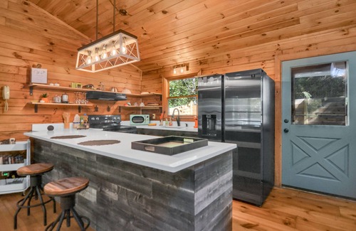 Ellijay Cottage | Inviting Creekside Cottage with Spa and Hiking Nearby