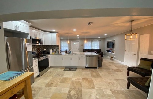 Crystal Beach House | Oceanfront Crystal Beach House: 10/10 Rating & Family Friendly