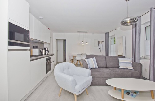Gross Zicker Apartment | Irresistible Modern Apartment with Oceanfront Terrace