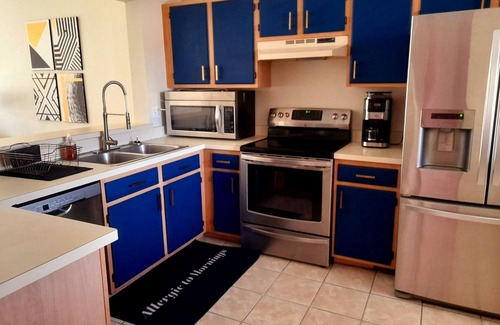 Naples Condo | Modern Condo in Naples with Pools and Tennis Facilities