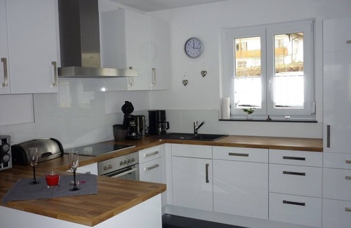 Stetten House | Stylish DHH with Exclusive Amenities & Lake Constance Views