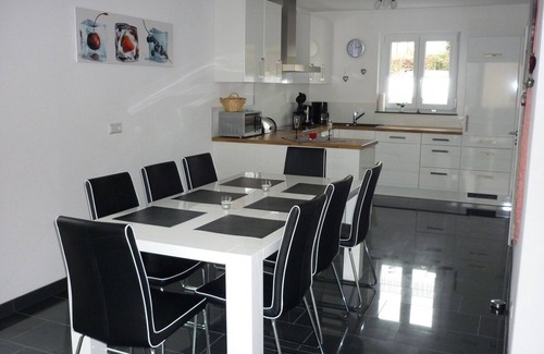 Stetten House | Stylish DHH with Exclusive Amenities & Lake Constance Views