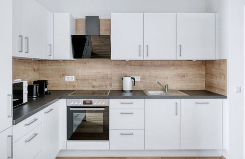 Donaustadt Apartment | Modern 1BR in Donaustadt, Steps from Kirschblütenpark