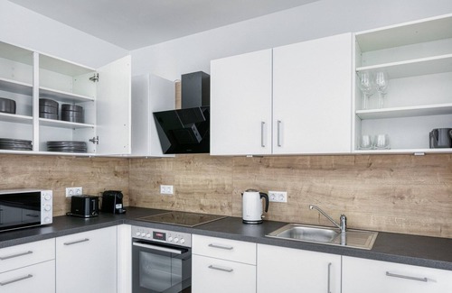 Donaustadt Apartment | Modern 1BR in Donaustadt, Steps from Kirschblütenpark