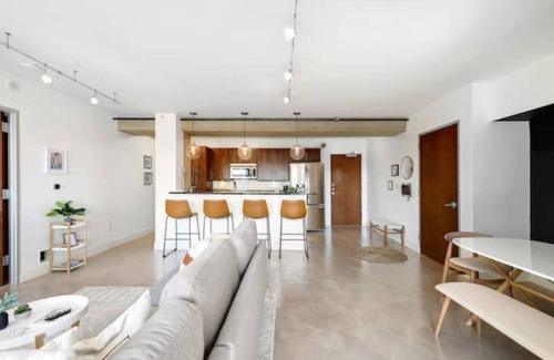 Red River Cultural District Condo | Modern 1-Bedroom Condo with Patio in Downtown Location
