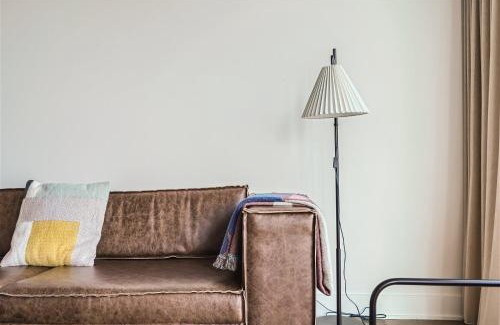 Rainey Street Historic District House | Stylish Downtown Condo with Rooftop Pool & Ocean Views