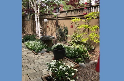 East Central House | Stylish Downtown Hotel with Family and Pet Amenities