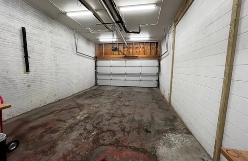 Downtown Lincoln Apartment | Prime Downtown Stay with Spa and Hot Tub Access
