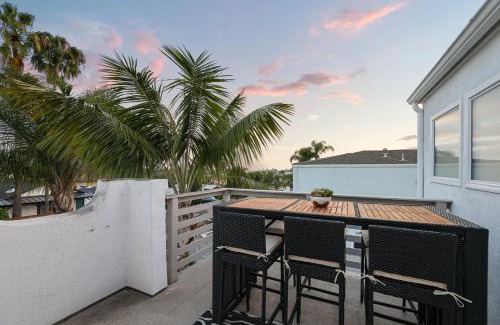 Encinitas House | Modern Dream Home: Enjoy a Fire Pit, Grill & Large Yard
