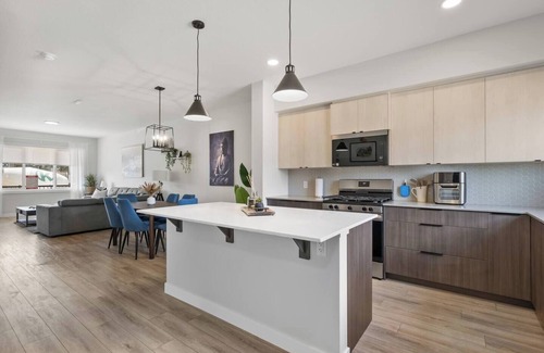Southwest Calgary House | Modern Duplex Retreat | 2BR + Office | Parking