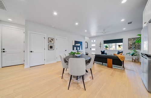 MLK House | Modern Eastside Getaway - Minutes to Downtown & Festivals