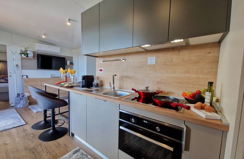 Wurflach Apartment | Stylish Chalet with Terrace, Breakfast & Child-Friendly Amenities