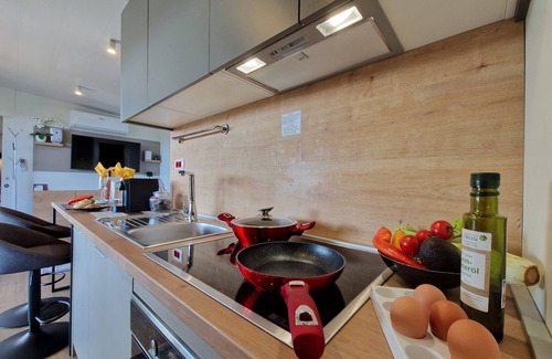 Wurflach Apartment | Stylish Chalet with Terrace, Breakfast & Child-Friendly Amenities