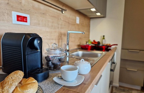 Wurflach Apartment | Stylish Chalet with Terrace, Breakfast & Child-Friendly Amenities