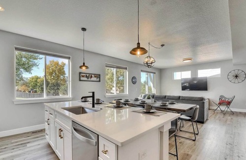Berkley House | Modern Elegance: Oceanfront Homes with Game Room & Spa