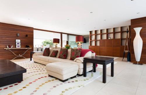 Ballsbridge House | Modern Elegance Near Aviva with Family and Pet-Friendly Perks