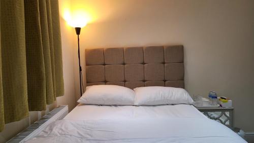Ashford House | Modern En-Suite Garden View Room - Self Check-In