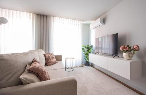 Mafamude Apartment | Modern Escape next to the Metro Station