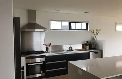 Tolmans Hill House | Executive Home with Breathtaking Views of Hobart