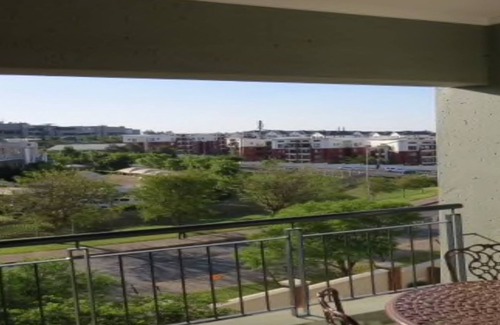 Greater Johannesburg Metropolitan Area Apartment | Modern Executive Penthouse with Pet-Friendly Amenities