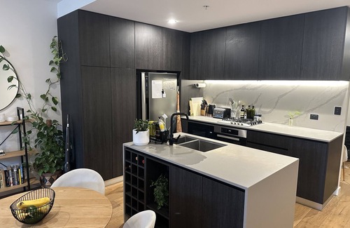 Wickham Apartment | Family-Friendly Apartment with Ocean View in Newcastle