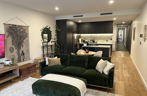 Wickham Apartment | Family-Friendly Apartment with Ocean View in Newcastle