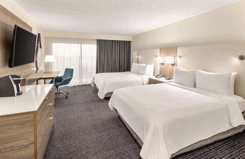 Florida Central Atlantic Coast Hotel | Family-Friendly Modern Units Just Minutes from Disney World
