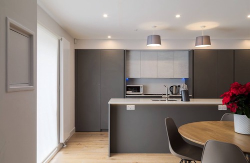 Avonmore and Brook Green House | Family-Friendly Getaway in Kensington with Breakfast Included
